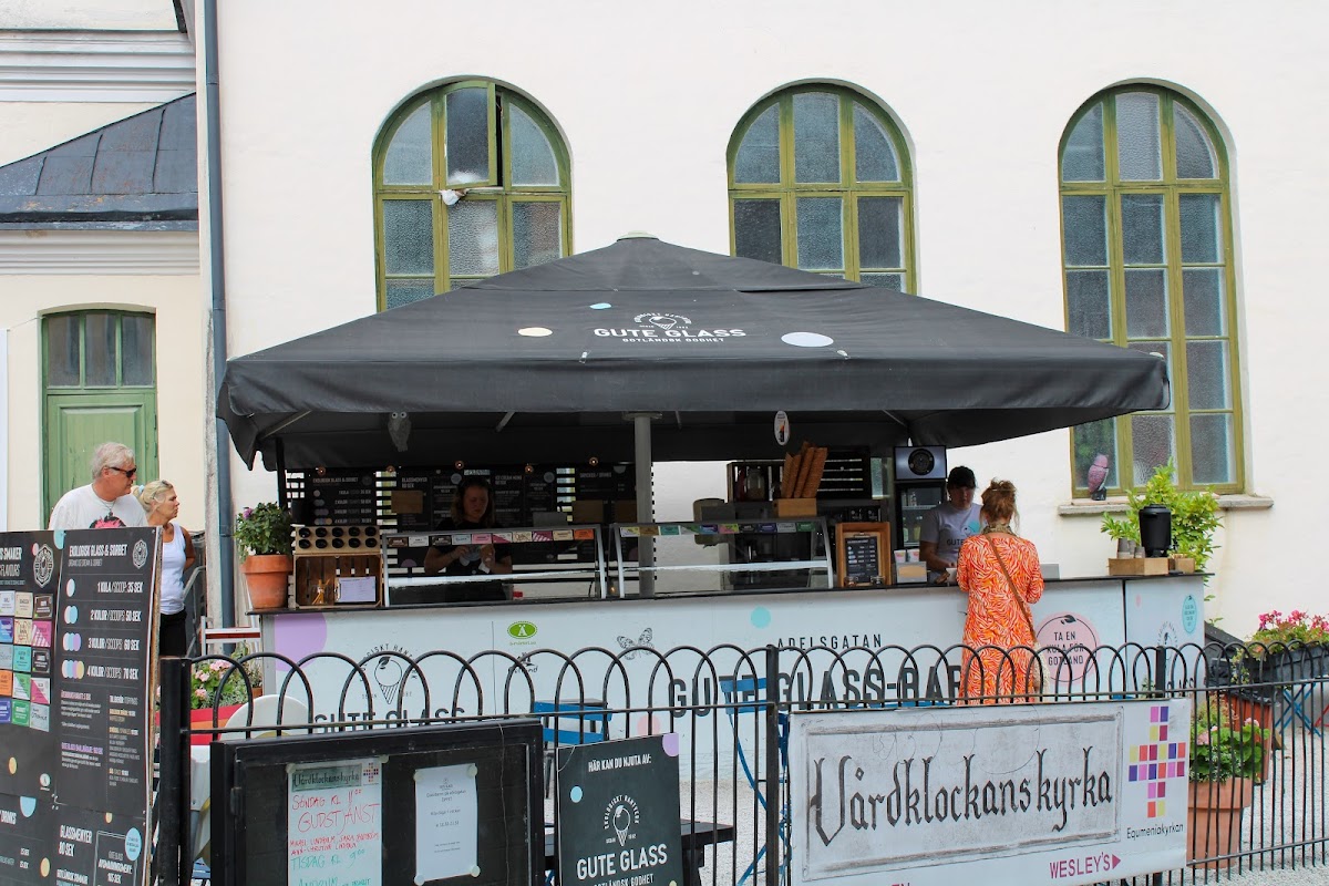 Gute Glass Bar